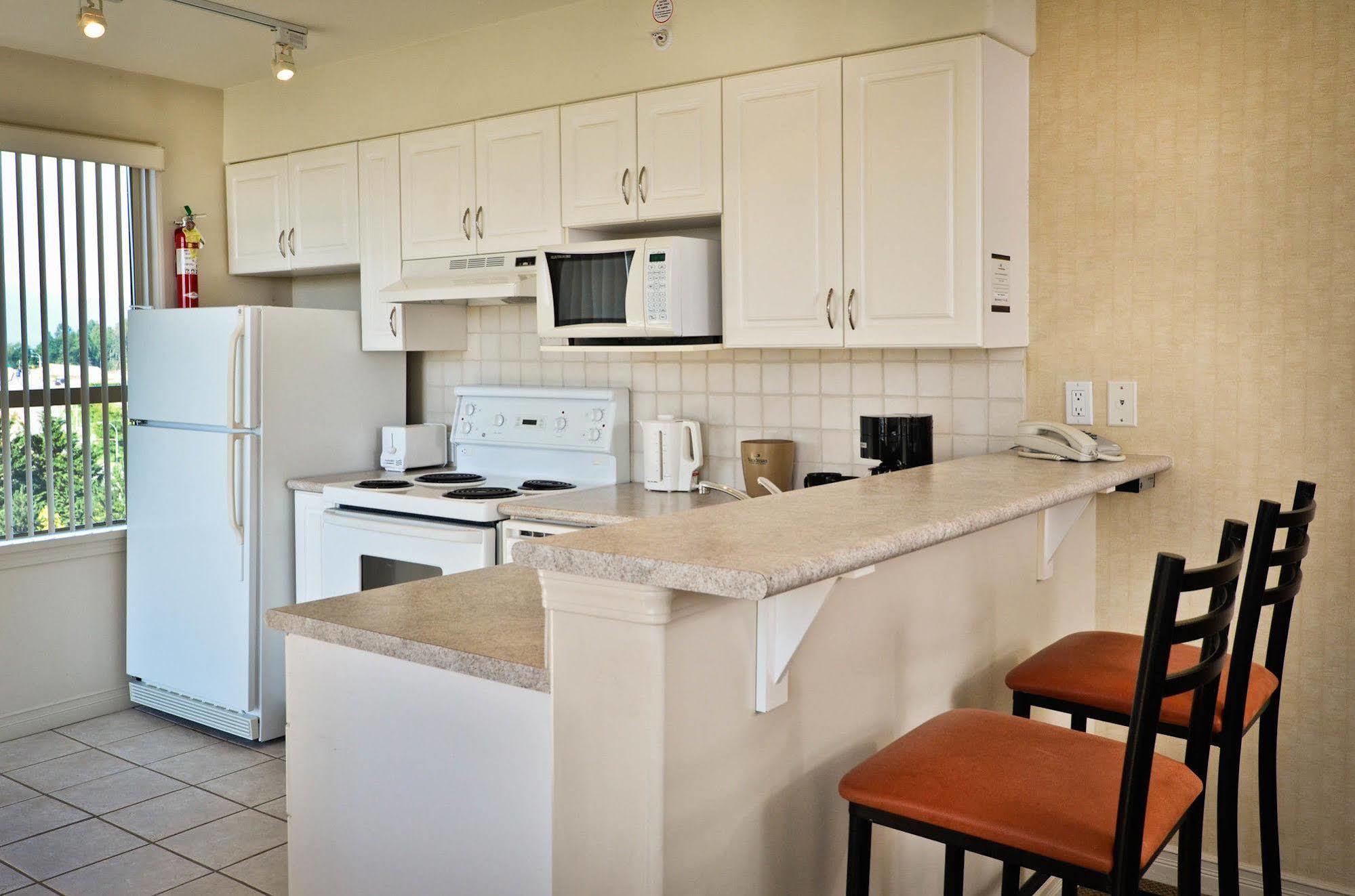 Sandman Suites Surrey - Guildford מראה חיצוני תמונה