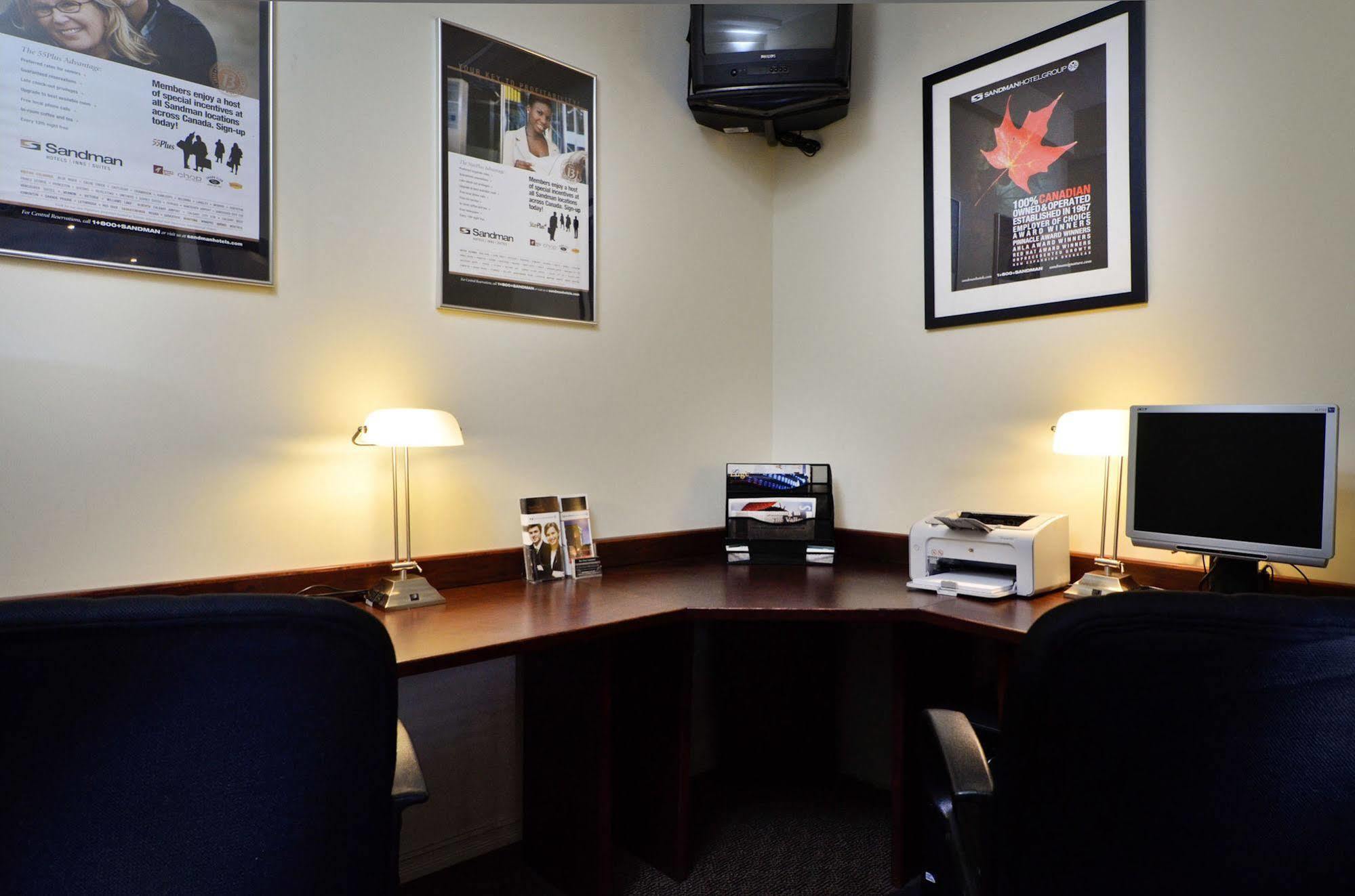 Sandman Suites Surrey - Guildford מראה חיצוני תמונה
